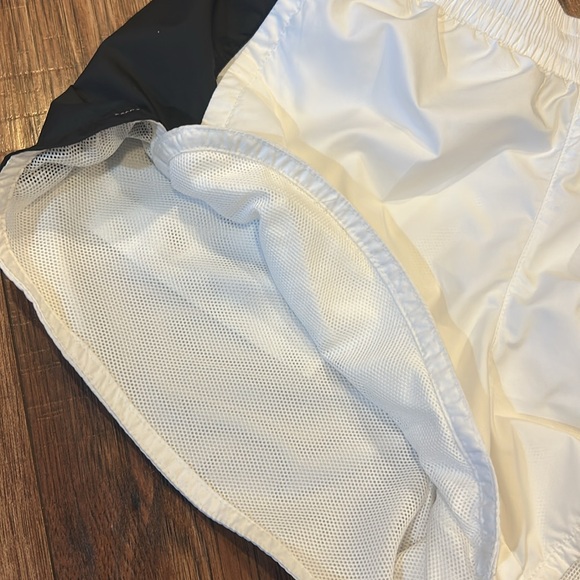 The North Face shorts - Picture 7 of 7